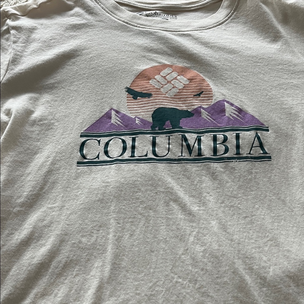 Columbia Tan Graphic women’s Tee